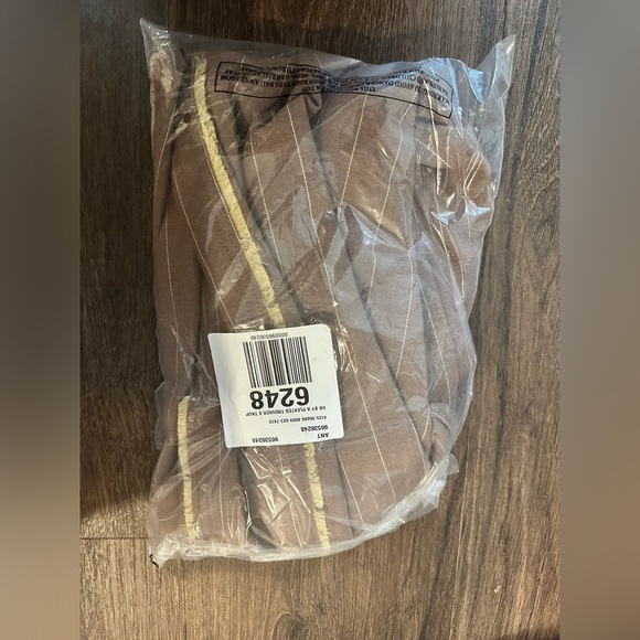 NWT! By Anthropologie Taupe Pleated Trouser Shorts - Size 12 🟢 - Picture 9 of 9